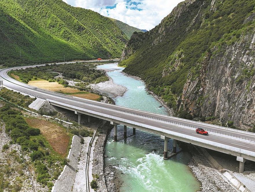 Where the hidden lotus blooms: Motuo's journey of transformation