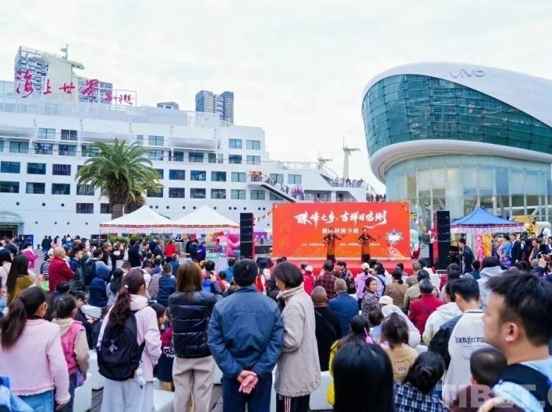 New Theme Thangka from Shigatse, Xizang Goes into Shenzhen