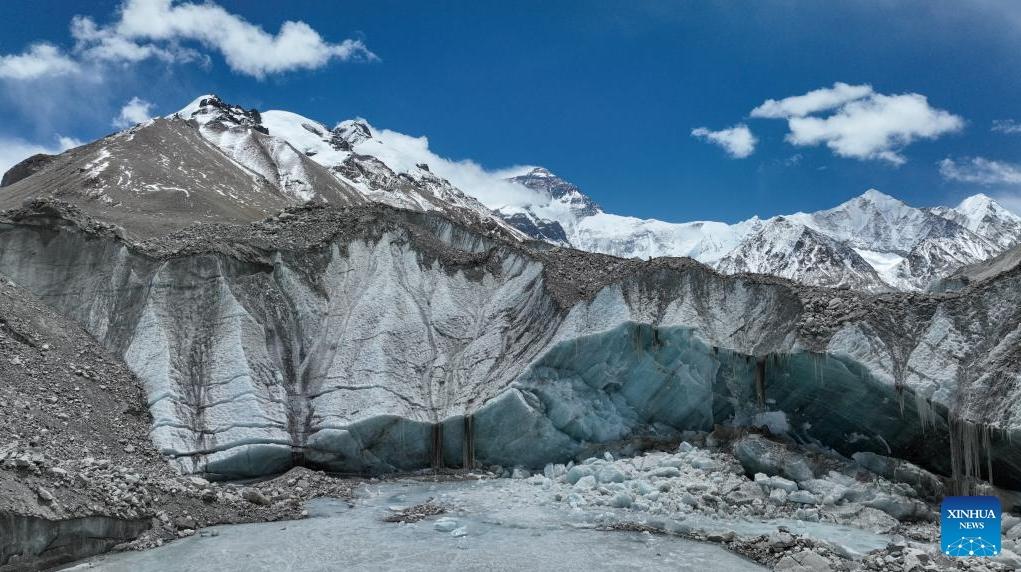Scenery of Rongbuk glacier at foot of Mount Qomolangma