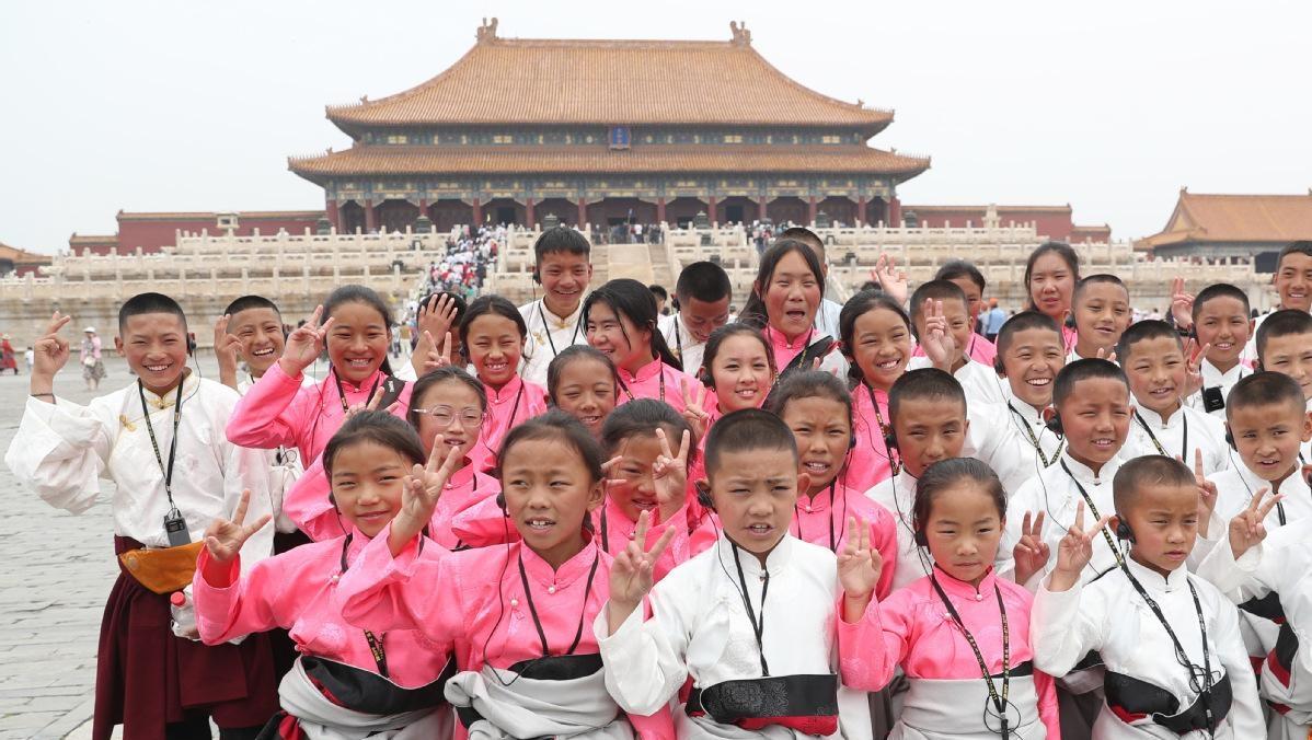 Children's Day: Tibetan kids visit Beijing