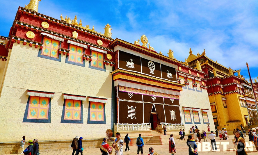 Encounter with the Century-old Ganden Sumtsen Ling Monastery