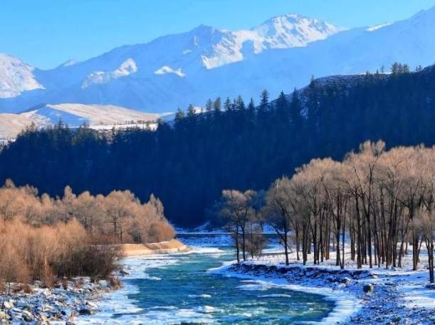 'Ice belt' zigzags through Qilian Mountains