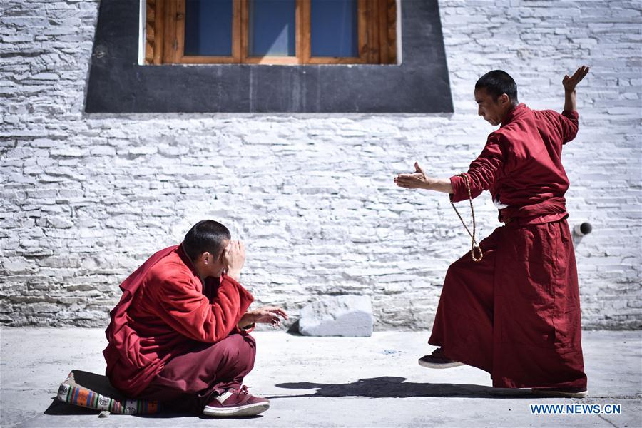 Monks debate on Tibetan Buddhism doctrines in NW China Ⅰ