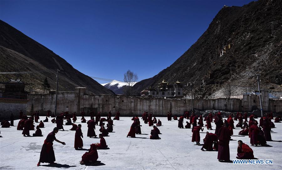Monks debate on Tibetan Buddhism doctrines in NW China Ⅱ