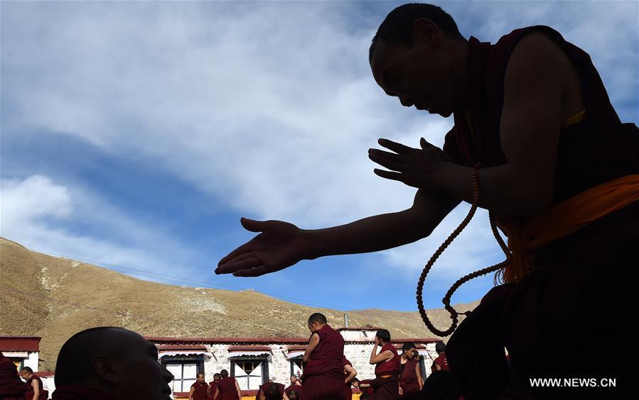 Over 200 monks attend dharma assembly in Tibet