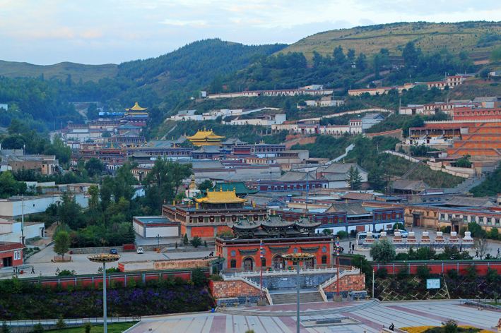 Hundreds of Tibetan Buddhist monasteries renovated in Qinghai