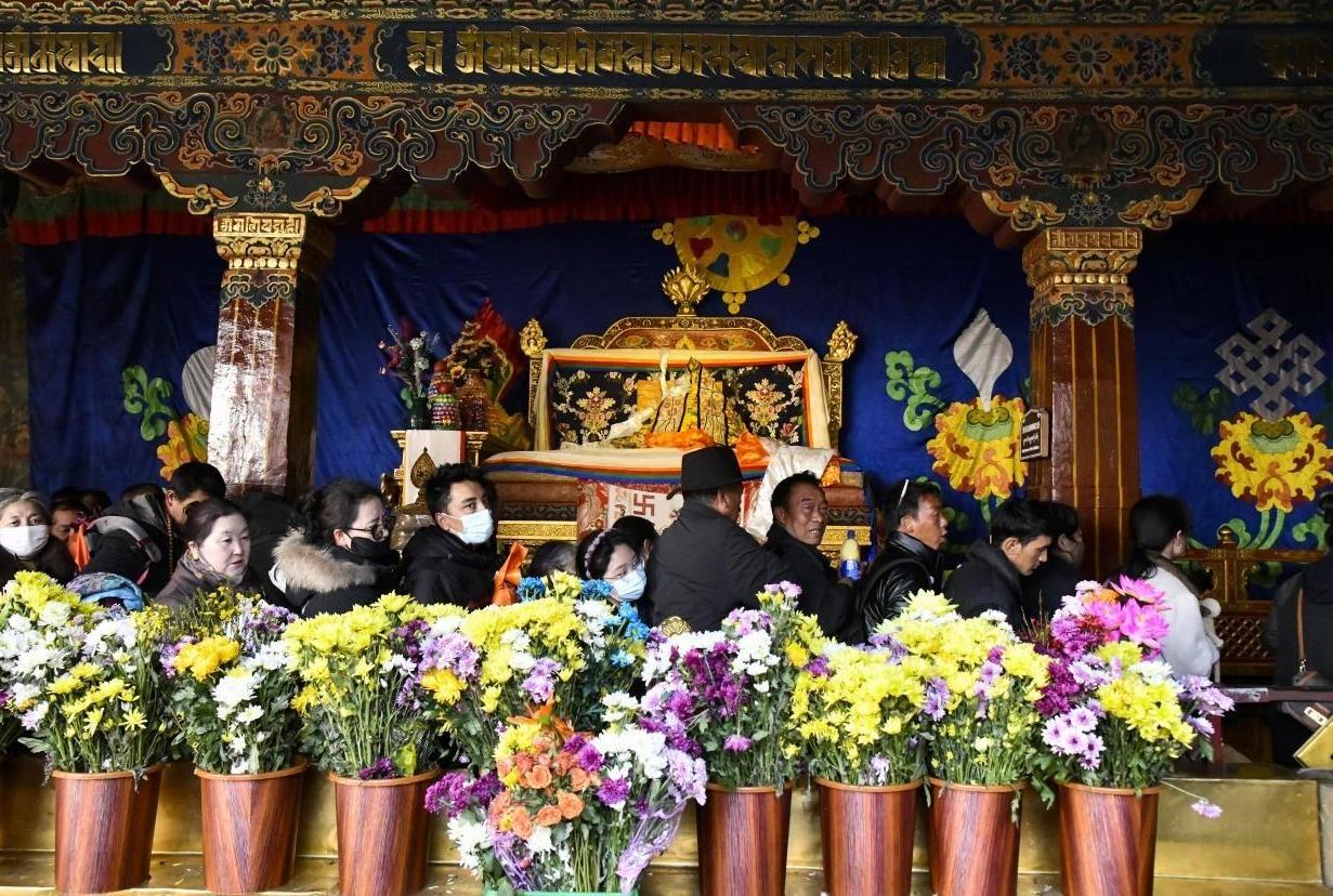 Fervent Worship at Lhasa's Jokhang Temple Continues After Tibetan New Year