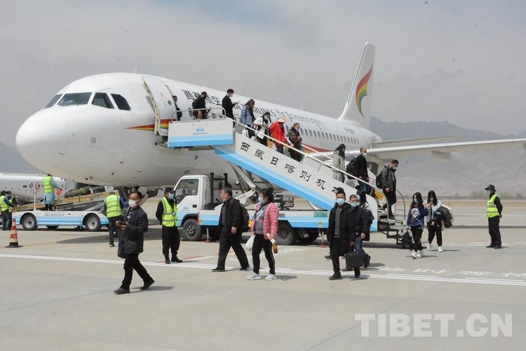 Tibet Airlines opens first direct flight from Jinan to Shigatse