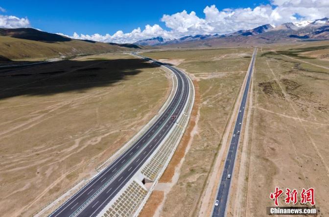 Tibet's highway mileage hits 120,000 km
