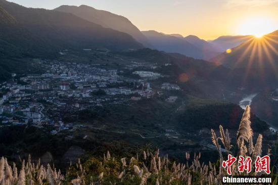 Magnificent Winter Scenery of Medog, Xizang