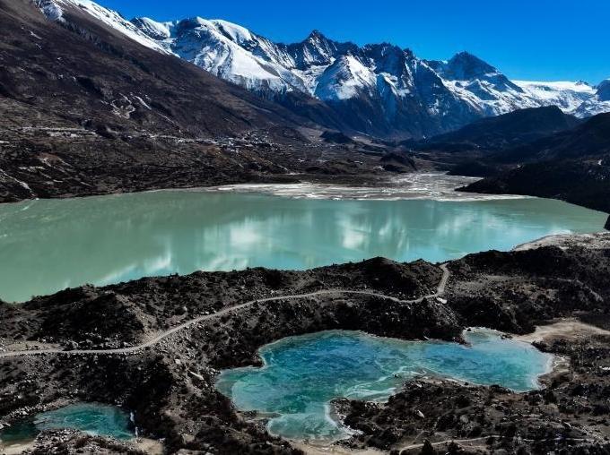 Breathtaking Scenic Beauty of Laigu Glacier