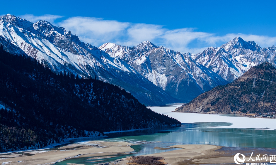 Beautiful scenery of Ranwu Lake in SW China's Xizang after snow