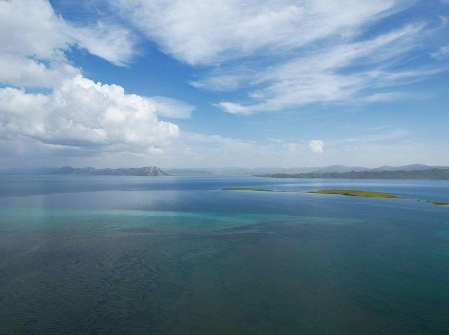 View of Donggi Cona Lake in NW China's Qinghai